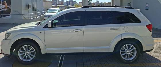 FIAT FREEMONT 2.4 PRECISION 16V GASOLINA 4P AUTOMÁTICO